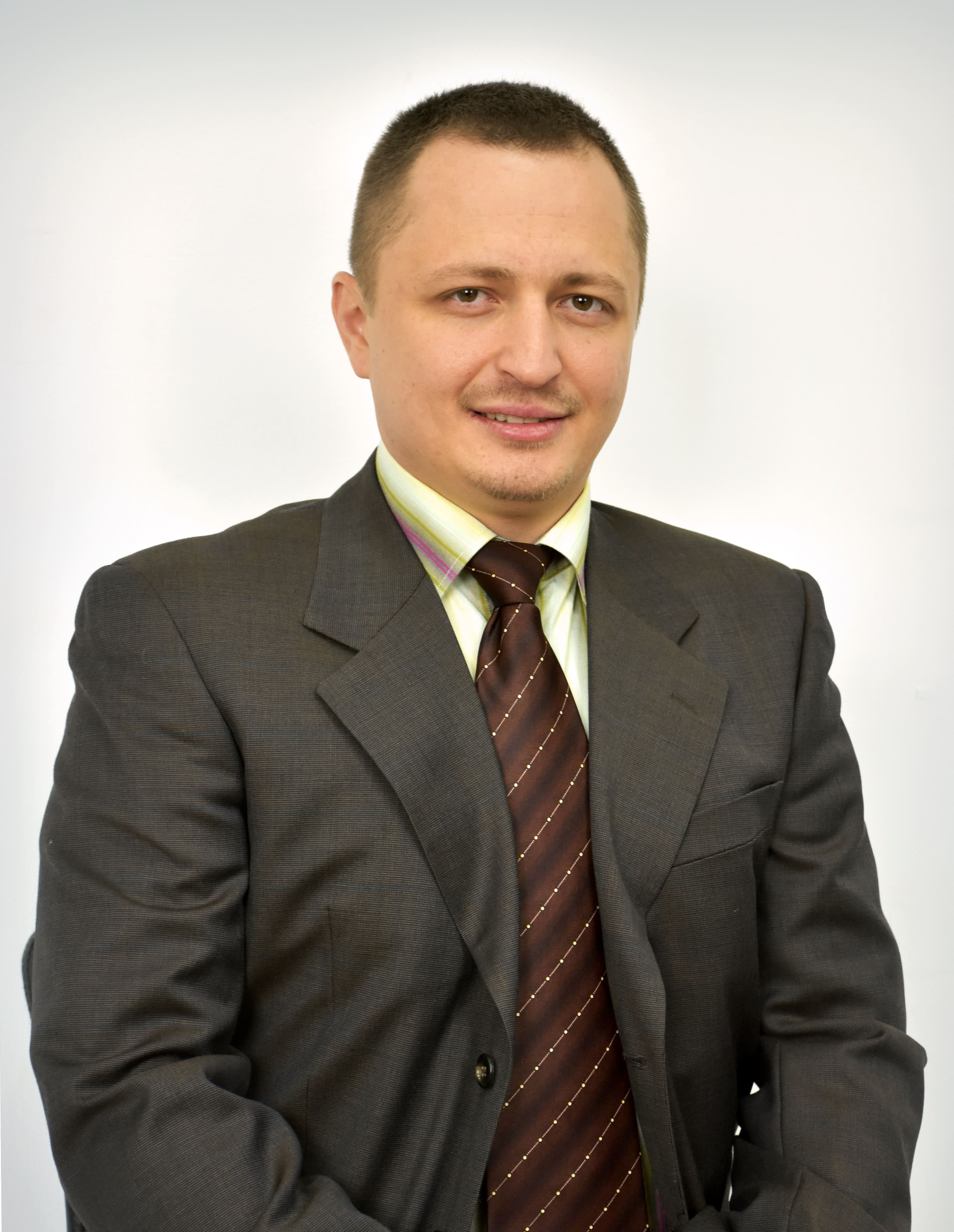 الهجرة إلى كندا بناء على خبرة العمل